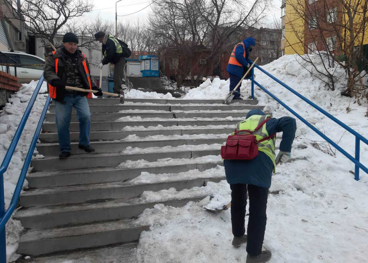 До 30 тыс. рублей: Опубликован Топ-3 вакансий дворников во Владивостоке —  ДВ Капитал